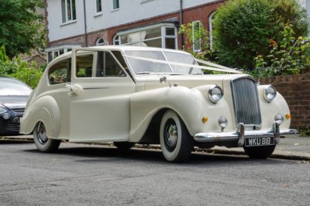 Pourquoi louer une Rolls Royce pour son mariage?